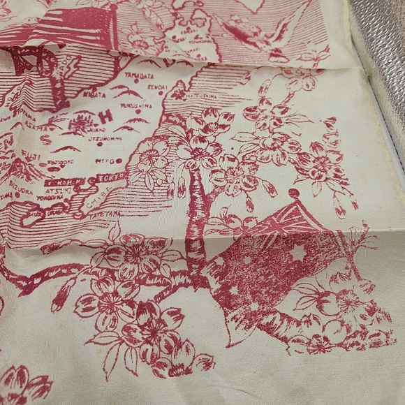 1945 Surrender Of Japan Silk Map Handkerchief Souvenir - Nippon Times 17x17 Used - Picture 11 of 14